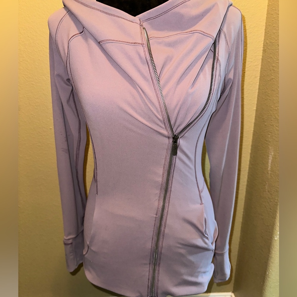 Lululemon lilac jacket. Like-new size 4
